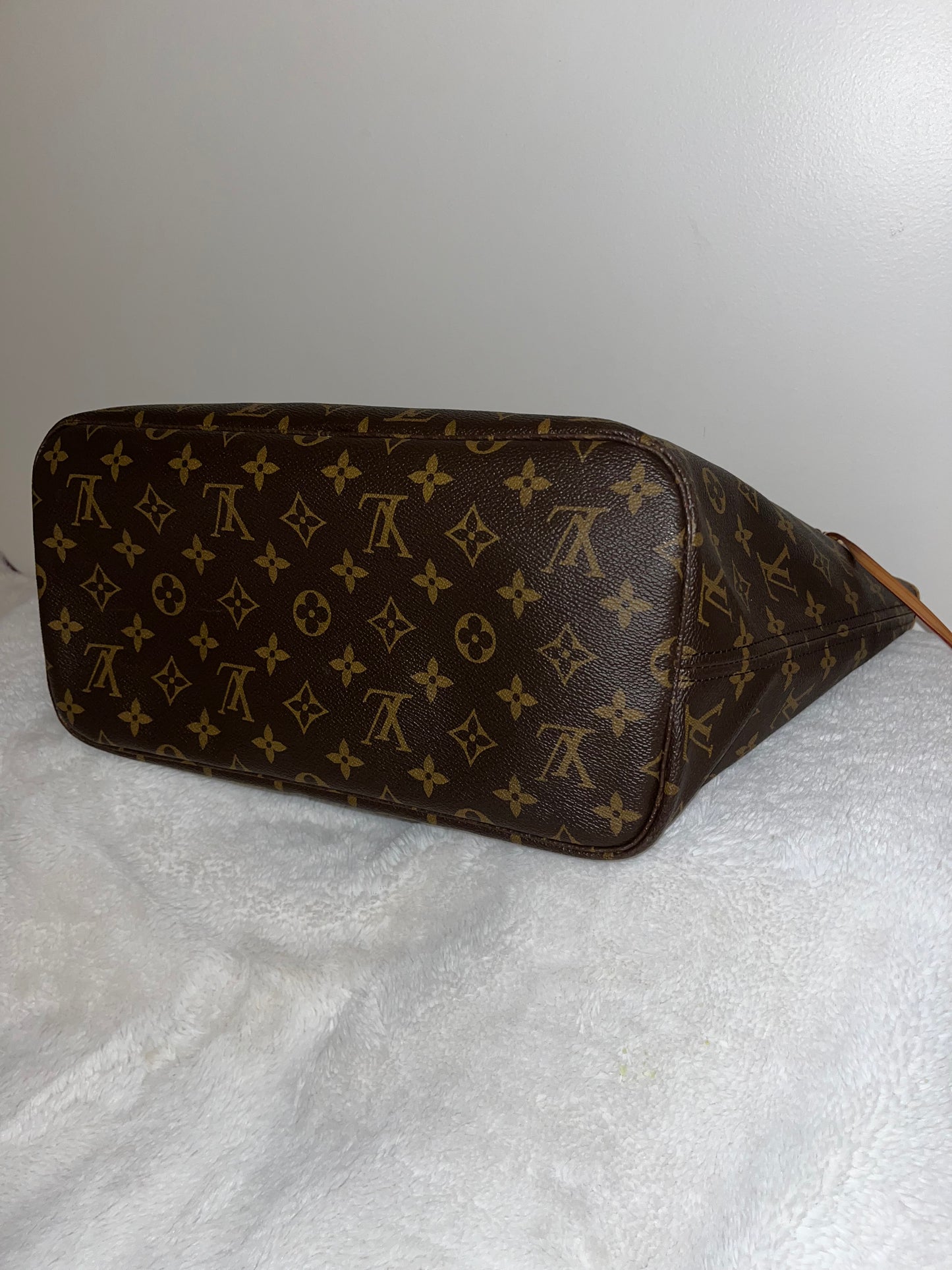 Louis Vuitton Neverfull MM with Pouch