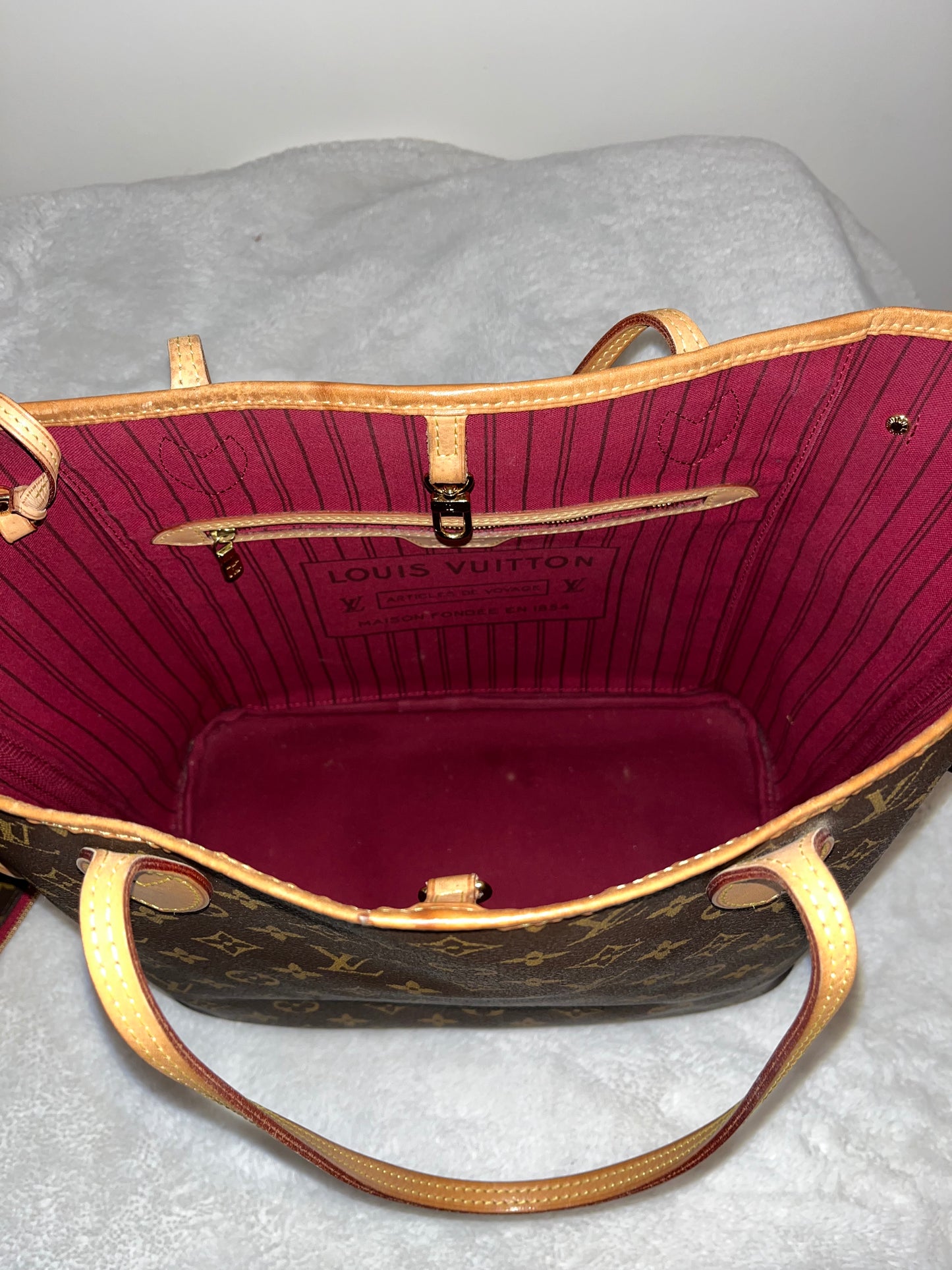 Louis Vuitton Neverfull MM with Pouch