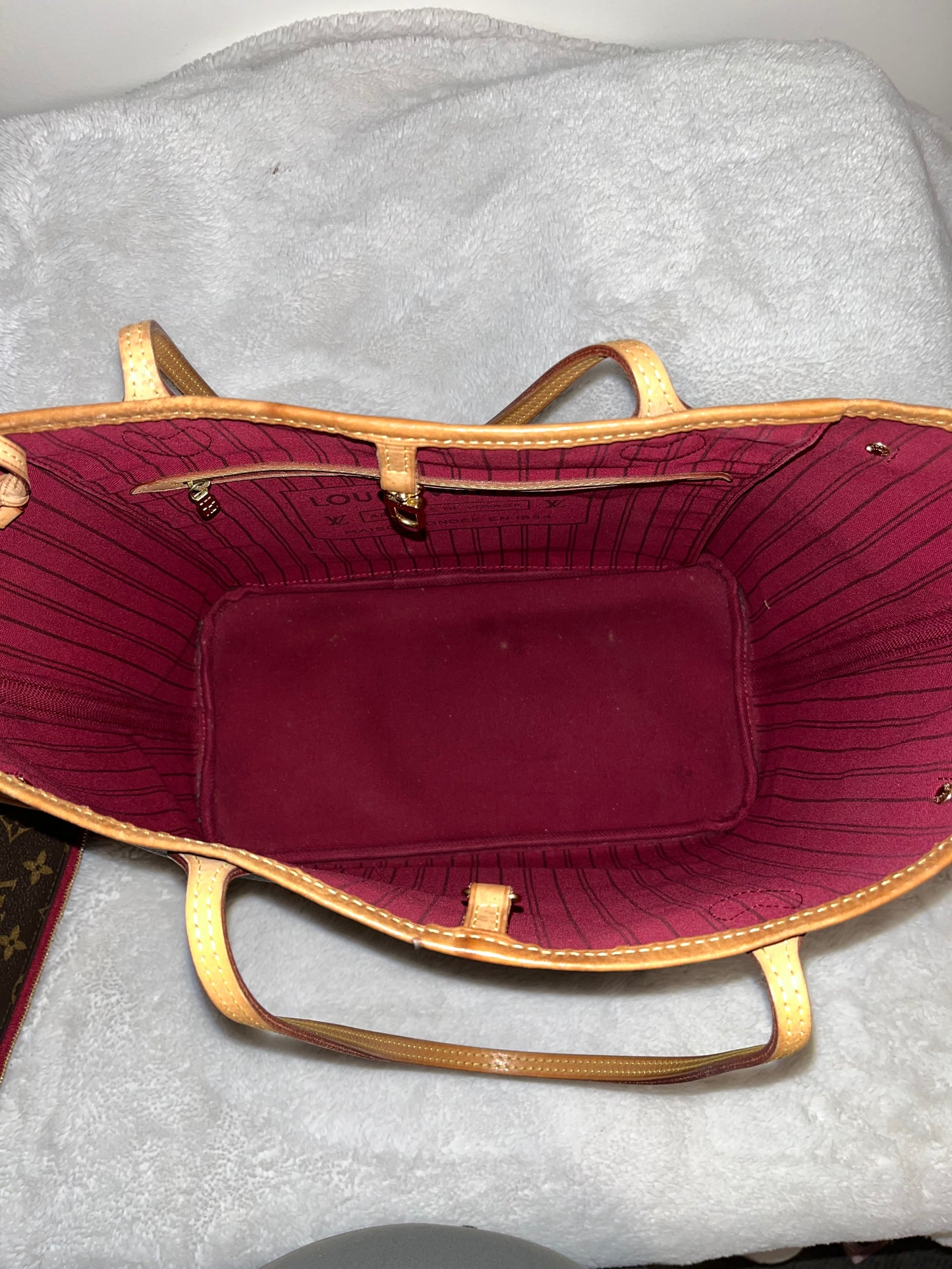 Louis Vuitton Neverfull MM with Pouch