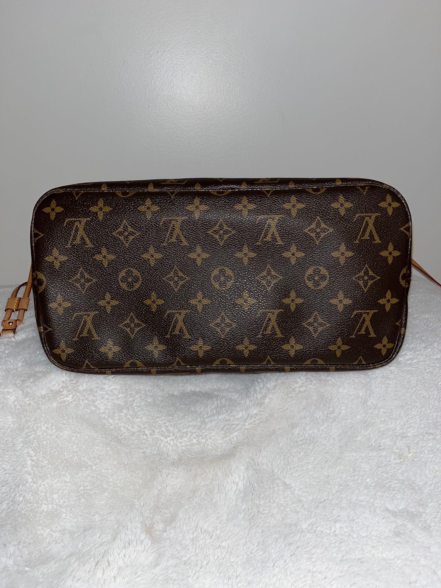 Louis Vuitton Neverfull MM with Pouch
