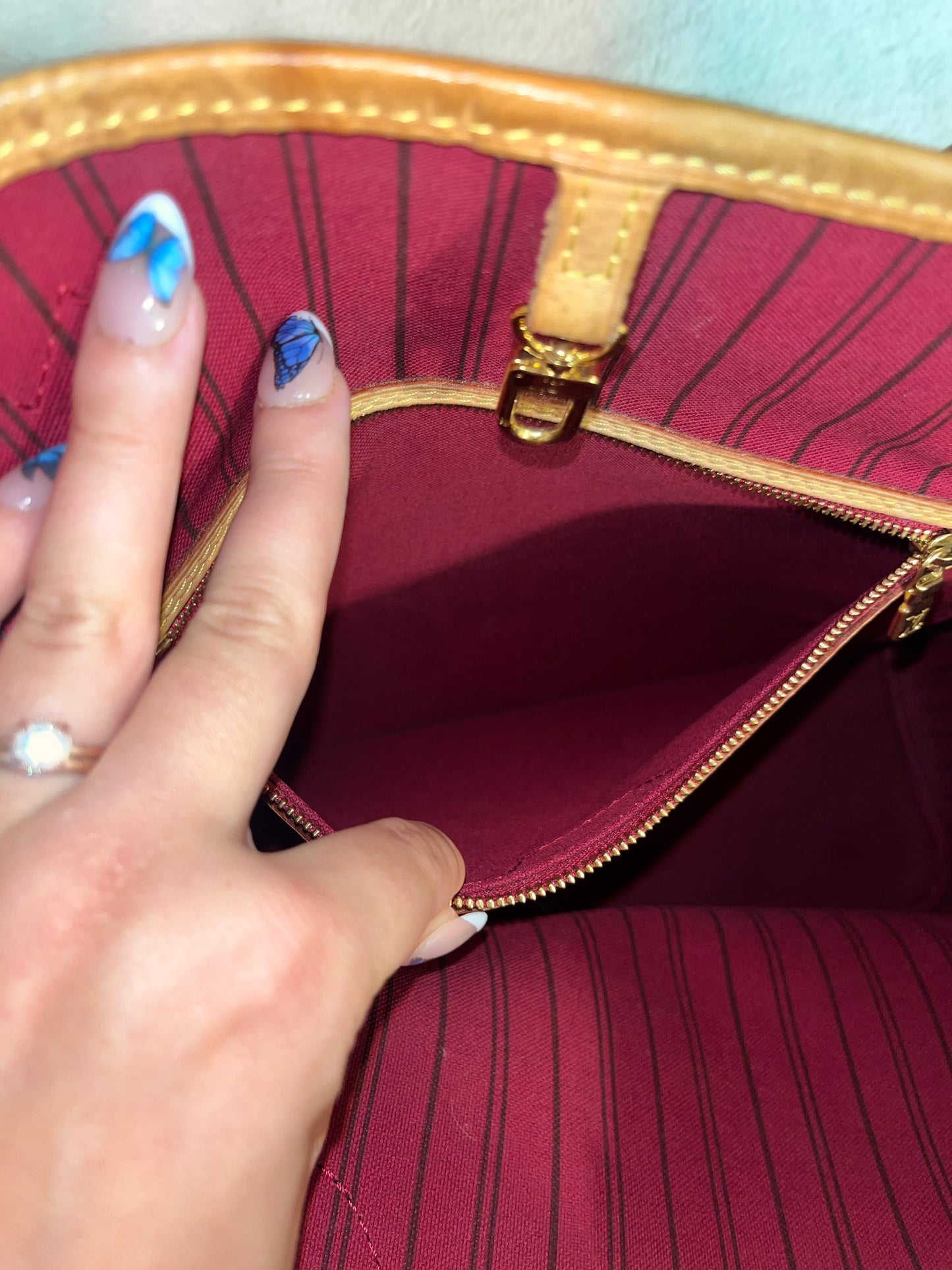 Louis Vuitton Neverfull MM with Pouch